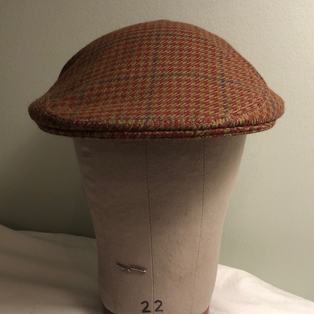 HJ Made in Britain Pure New Wool Plaid Cap - size 7 1/4 or 59cm